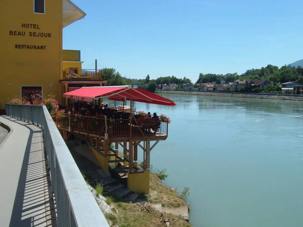 stores-sarl-bunoz-motz (1)