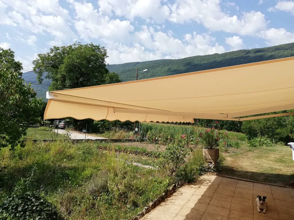 stores-sarl-bunoz-motz (38)