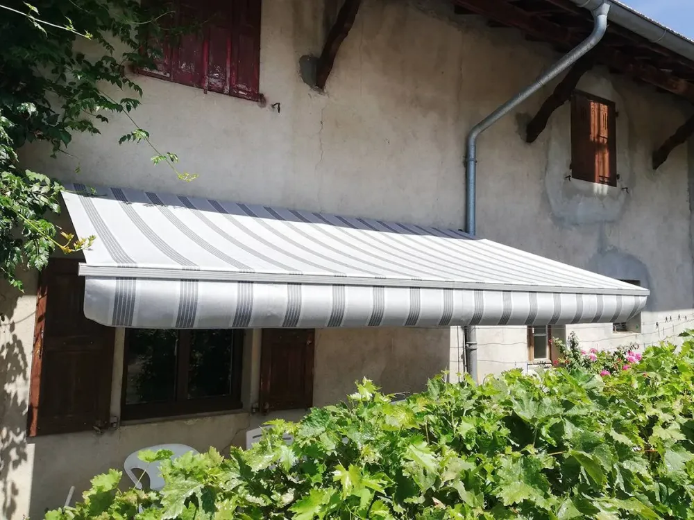 stores-sarl-bunoz-motz (44)