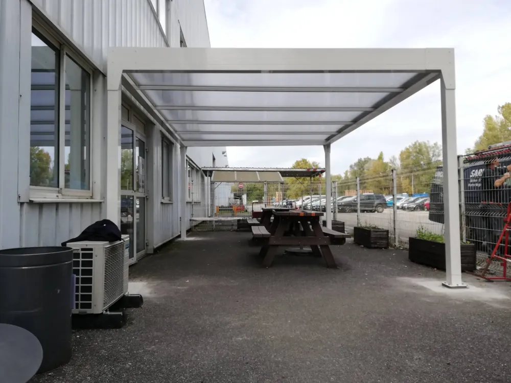 Pergolas à Motz